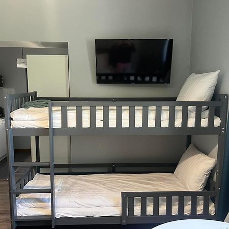 Aparthotel W Dolinie Stawow Zator By Housine Las Ruang foto