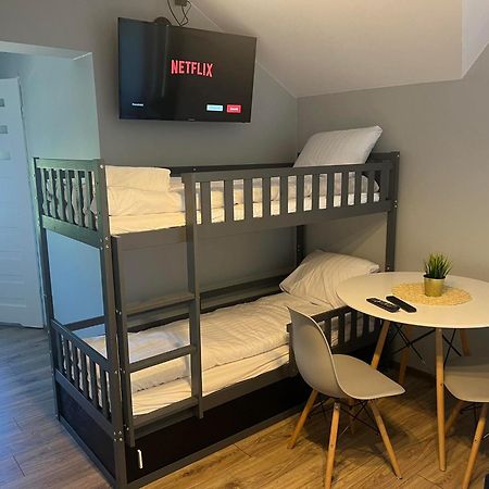 Aparthotel W Dolinie Stawow Zator By Housine Las Ruang foto