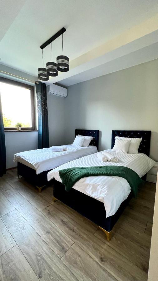 Aparthotel W Dolinie Stawow Zator By Housine Las Bagian luar foto
