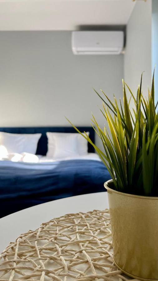 Aparthotel W Dolinie Stawow Zator By Housine Las Bagian luar foto