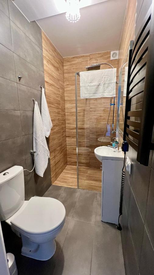 Aparthotel W Dolinie Stawow Zator By Housine Las Bagian luar foto