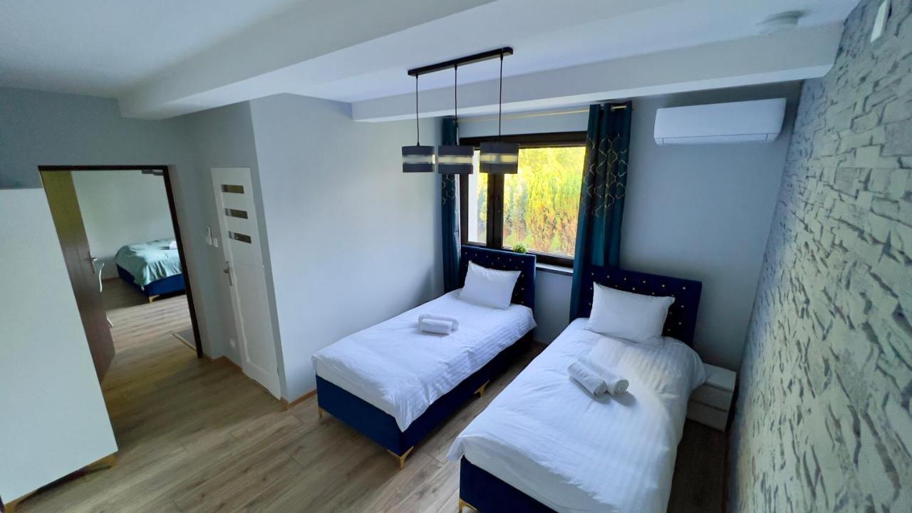 Aparthotel W Dolinie Stawow Zator By Housine Las Bagian luar foto