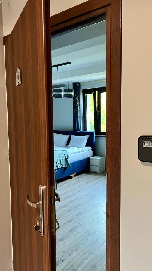 Aparthotel W Dolinie Stawow Zator By Housine Las Bagian luar foto