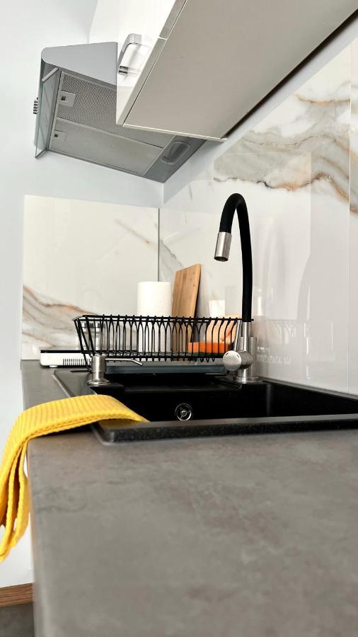 Aparthotel W Dolinie Stawow Zator By Housine Las Bagian luar foto