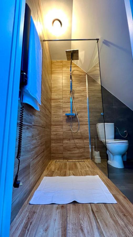 Aparthotel W Dolinie Stawow Zator By Housine Las Bagian luar foto