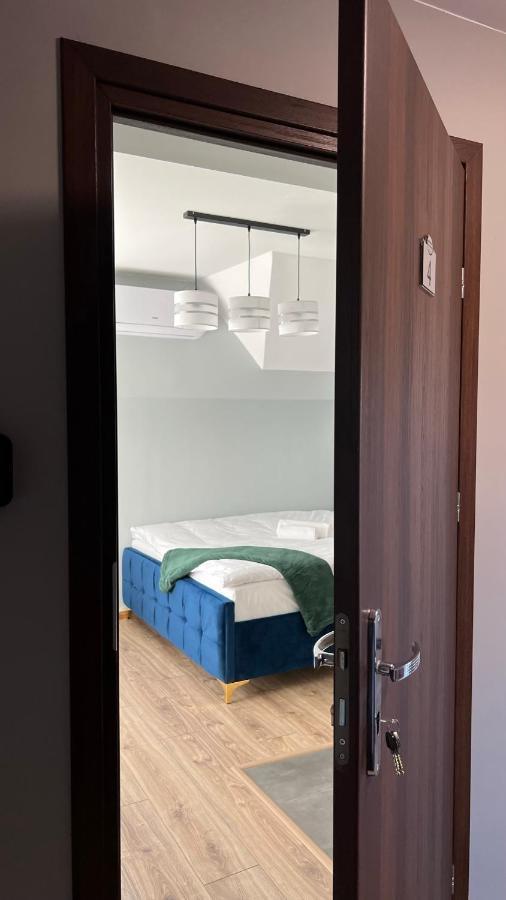 Aparthotel W Dolinie Stawow Zator By Housine Las Bagian luar foto