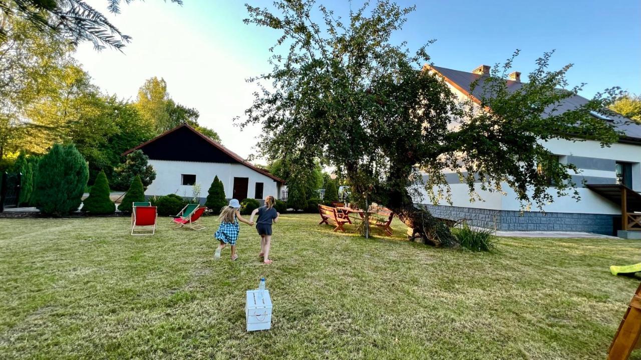 Aparthotel W Dolinie Stawow Zator By Housine Las Bagian luar foto
