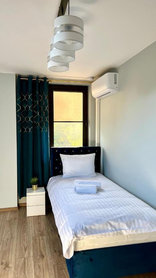 Aparthotel W Dolinie Stawow Zator By Housine Las Bagian luar foto