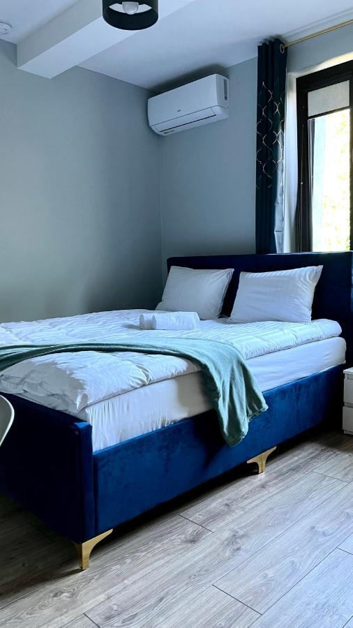 Aparthotel W Dolinie Stawow Zator By Housine Las Bagian luar foto