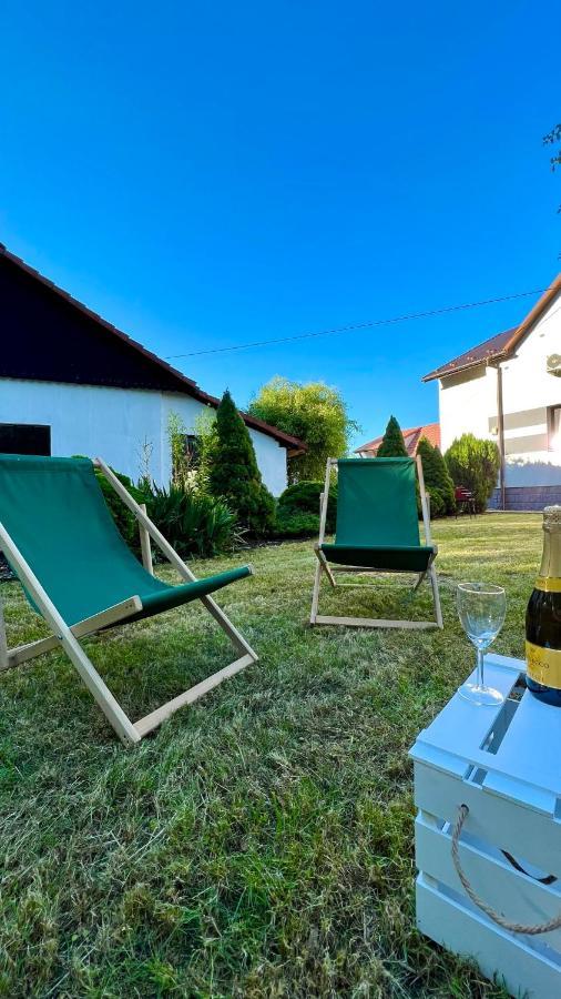 Aparthotel W Dolinie Stawow Zator By Housine Las Bagian luar foto