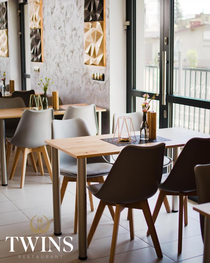 Aparthotel W Dolinie Stawow Zator By Housine Las Bagian luar foto